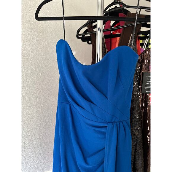 Katie May Pamela Gown in Ocean - Picture 4 of 8